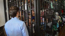 Ramón Muchacho: Hacinamiento en calabozos de PoliChacao supe...