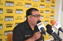 Roger Salazar: "Vamos a marchar para exigir salarios de...