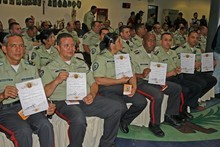 Concejo Municipal de Chacao condecoró a efectivos de PoliCha...
