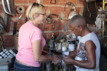 Adriana D´Elia: “Para comprar una casa en Venezuela hay que ...