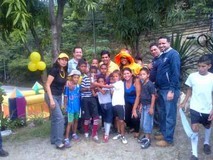 Operación #RegalandoSonrisas de Primero Justicia Zamora lleg...